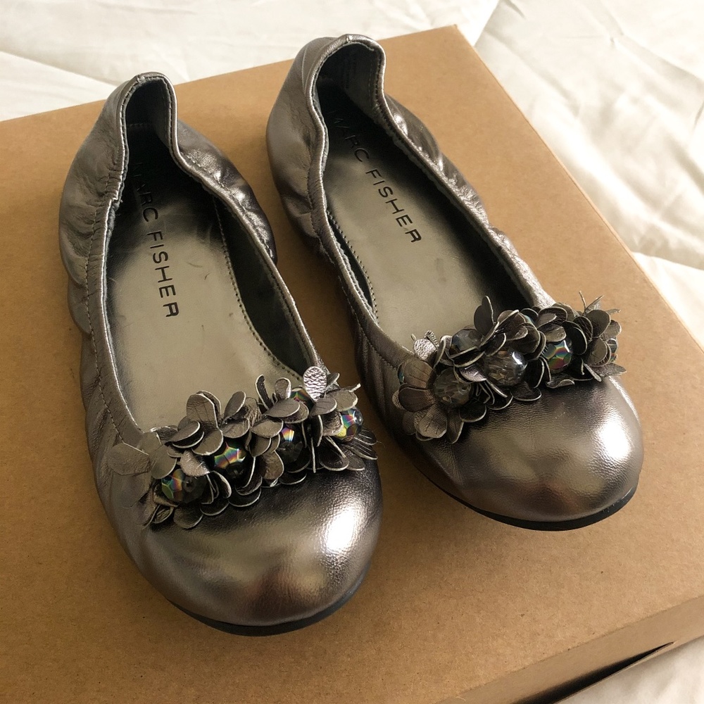 BOGO NWOT Marc Fisher Ballerina Flats Silver ❀